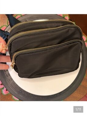 NWOT  Black Belt Bag  Crossbody  fanny pack   3 compartment    Gold tone accents